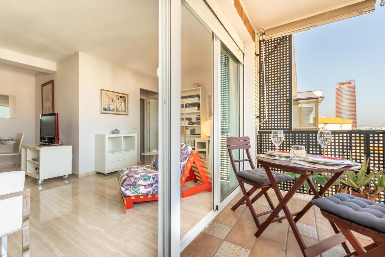 세비야 Apartamento Desde El Cielo De Triana 아파트 외부 사진